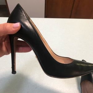 Prada Black Leather Pointed Toe Pump Size (36.5)